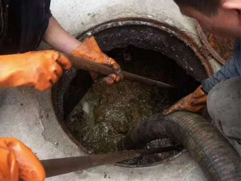 猇亭清理化粪池时如何避免沼气的危害？